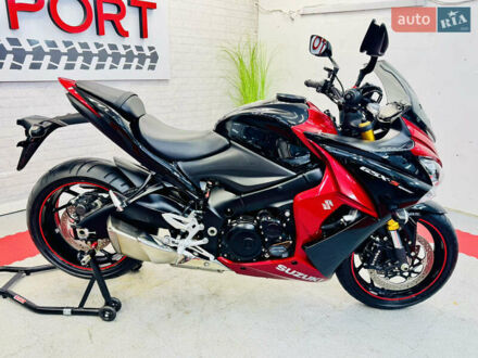 Красный Сузуки GSX-S 1000, объемом двигателя 1 л и пробегом 21 тыс. км за 9300 $, фото 1 на Automoto.ua