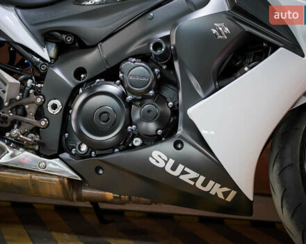 Сузуки GSX-S 1000, объемом двигателя 1 л и пробегом 11 тыс. км за 11500 $, фото 10 на Automoto.ua