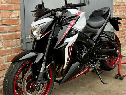 Сузуки GSX-S 1000, объемом двигателя 1 л и пробегом 5 тыс. км за 10100 $, фото 1 на Automoto.ua