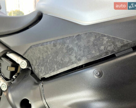 Серый Сузуки GSX-S 1000, объемом двигателя 1 л и пробегом 1 тыс. км за 649900 $, фото 13 на Automoto.ua