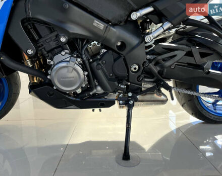 Серый Сузуки GSX-S 1000, объемом двигателя 1 л и пробегом 1 тыс. км за 649900 $, фото 11 на Automoto.ua