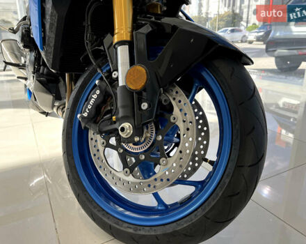 Серый Сузуки GSX-S 1000, объемом двигателя 1 л и пробегом 1 тыс. км за 649900 $, фото 8 на Automoto.ua