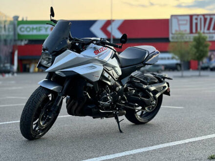 Сузукі GSX-S 1000 2019 у Києві на Automoto.ua Сірий Сузукі GSX-S 1000, об'ємом двигуна 1 л та пробігом 23 тис. км за 8499 $, фото 1 на Automoto.ua