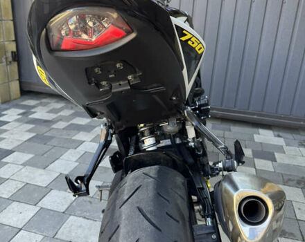 Черный Сузуки GSX-S 750, объемом двигателя 0.75 л и пробегом 10 тыс. км за 9700 $, фото 8 на Automoto.ua