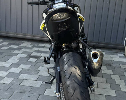 Черный Сузуки GSX-S 750, объемом двигателя 0.75 л и пробегом 10 тыс. км за 9700 $, фото 7 на Automoto.ua