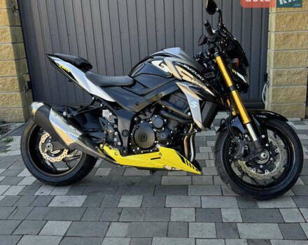 Черный Сузуки GSX-S 750, объемом двигателя 0.75 л и пробегом 10 тыс. км за 9700 $, фото 4 на Automoto.ua