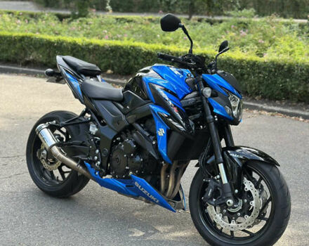 Черный Сузуки GSX-S 750, объемом двигателя 0.75 л и пробегом 9 тыс. км за 9500 $, фото 4 на Automoto.ua