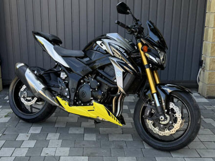 Черный Сузуки GSX-S 750, объемом двигателя 0.75 л и пробегом 10 тыс. км за 9700 $, фото 1 на Automoto.ua