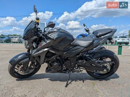 Сузукі GSX-S 750 2022 у Києві на Automoto.ua Чорний Сузукі GSX-S 750, об'ємом двигуна 0.75 л та пробігом 13 тис. км за 8599 $, фото 1 на Automoto.ua