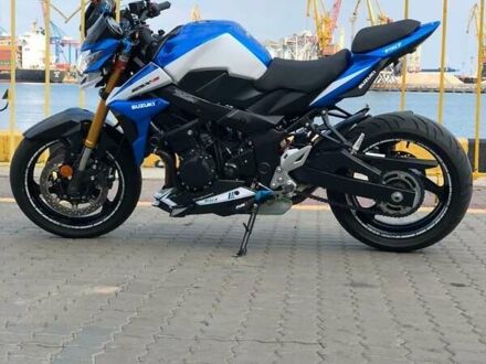 Сузуки GSX-S 750 2015 в Одессе на Automoto.ua Синий Сузуки GSX-S 750, объемом двигателя 0.75 л и пробегом 5 тыс. км за 7500 $, фото 1 на Automoto.ua