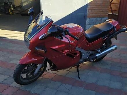 Сузуки GSX 1100F 1991 в Виннице на Automoto.ua Красный Сузуки GSX 1100F, объемом двигателя 1 л и пробегом 24 тыс. км за 3800 $, фото 1 на Automoto.ua