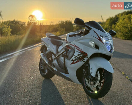 Белый Сузуки GSX 1300R Hayabusa, объемом двигателя 1.3 л и пробегом 38 тыс. км за 11000 $, фото 21 на Automoto.ua