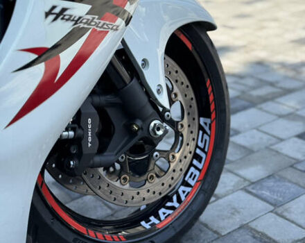 Белый Сузуки GSX 1300R Hayabusa, объемом двигателя 1.3 л и пробегом 38 тыс. км за 11000 $, фото 16 на Automoto.ua