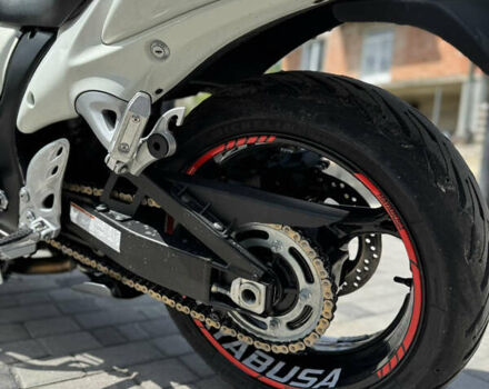 Белый Сузуки GSX 1300R Hayabusa, объемом двигателя 1.3 л и пробегом 38 тыс. км за 11000 $, фото 12 на Automoto.ua