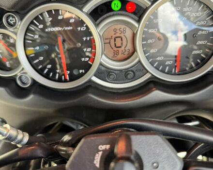 Белый Сузуки GSX 1300R Hayabusa, объемом двигателя 1.3 л и пробегом 38 тыс. км за 11000 $, фото 11 на Automoto.ua