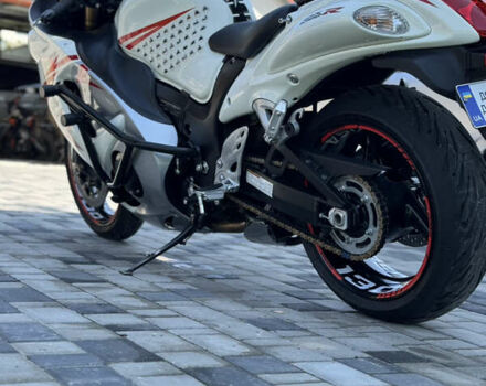 Белый Сузуки GSX 1300R Hayabusa, объемом двигателя 1.3 л и пробегом 38 тыс. км за 11000 $, фото 19 на Automoto.ua