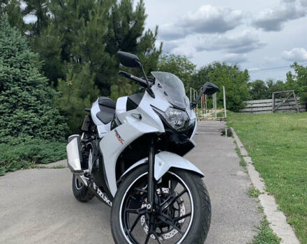 Белый Сузуки GSX 250R, объемом двигателя 0.25 л и пробегом 13 тыс. км за 3300 $, фото 4 на Automoto.ua