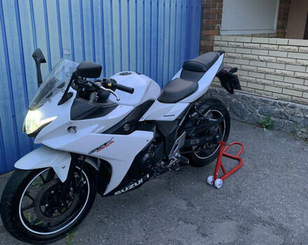 Белый Сузуки GSX 250R, объемом двигателя 0.25 л и пробегом 13 тыс. км за 3300 $, фото 3 на Automoto.ua
