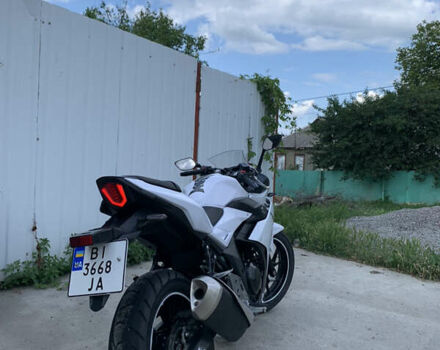Белый Сузуки GSX 250R, объемом двигателя 0.25 л и пробегом 13 тыс. км за 3300 $, фото 7 на Automoto.ua