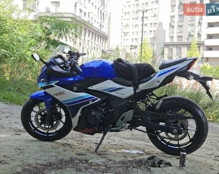 Синий Сузуки GSX 250R, объемом двигателя 0.25 л и пробегом 14 тыс. км за 3100 $, фото 3 на Automoto.ua