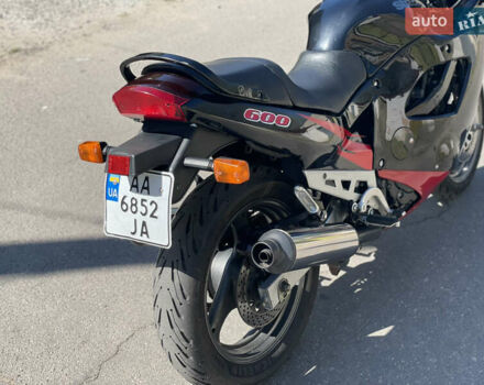 Черный Сузуки GSX 600F, объемом двигателя 0.6 л и пробегом 40 тыс. км за 2800 $, фото 7 на Automoto.ua