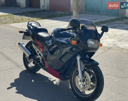 Черный Сузуки GSX 600F, объемом двигателя 0.6 л и пробегом 40 тыс. км за 2800 $, фото 9 на Automoto.ua