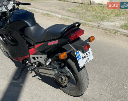 Черный Сузуки GSX 600F, объемом двигателя 0.6 л и пробегом 40 тыс. км за 2800 $, фото 5 на Automoto.ua