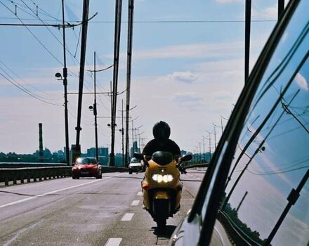 Сузуки GSX 600F 1999 в Остер на Automoto.ua Желтый Сузуки GSX 600F, объемом двигателя 0.6 л и пробегом 59 тыс. км за 2850 $, фото 7 на Automoto.ua