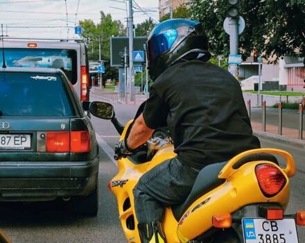 Сузуки GSX 600F 1999 в Остер на Automoto.ua Желтый Сузуки GSX 600F, объемом двигателя 0.6 л и пробегом 59 тыс. км за 2850 $, фото 4 на Automoto.ua