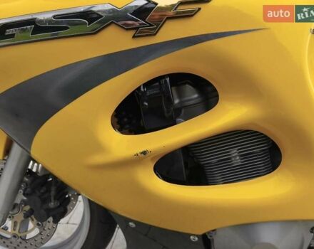 Желтый Сузуки GSX 600F, объемом двигателя 0.6 л и пробегом 27 тыс. км за 3700 $, фото 22 на Automoto.ua