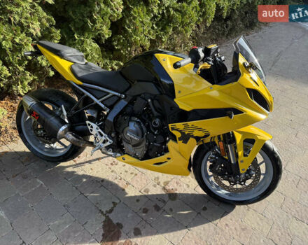 Желтый Сузуки GSX 8R, объемом двигателя 0.8 л и пробегом 13 тыс. км за 9600 $, фото 1 на Automoto.ua