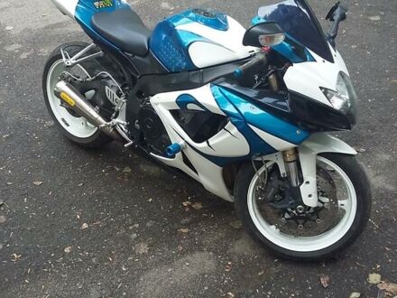 Сузуки GSX R 600 2006 в Николаеве на Automoto.ua Синий Сузуки GSX R 600, объемом двигателя 0.6 л и пробегом 38 тыс. км за 5200 $, фото 1 на Automoto.ua