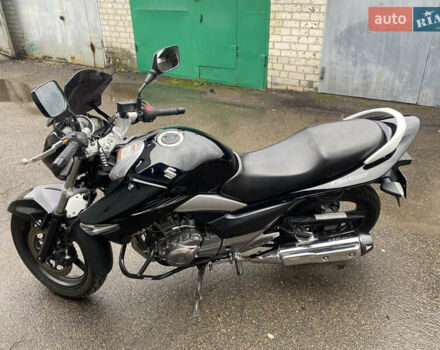 Черный Сузуки GW 250, объемом двигателя 0.25 л и пробегом 34 тыс. км за 2600 $, фото 1 на Automoto.ua