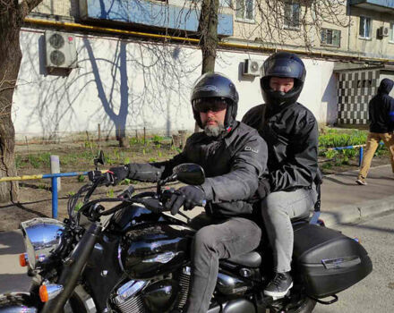 Чорний Сузукі Intruder 1500, об'ємом двигуна 1.5 л та пробігом 38 тис. км за 12500 $, фото 1 на Automoto.ua