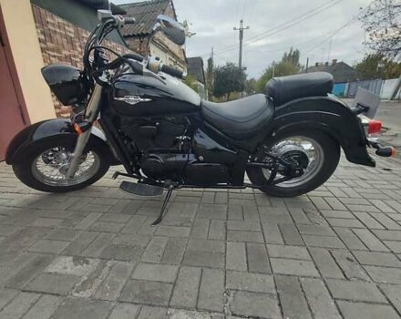 Черный Сузуки Intruder 400, объемом двигателя 0.4 л и пробегом 25 тыс. км за 3500 $, фото 1 на Automoto.ua