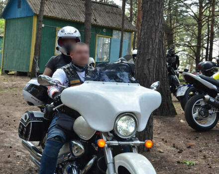 Белый Сузуки Intruder 400 Classic, объемом двигателя 0.4 л и пробегом 39 тыс. км за 5999 $, фото 2 на Automoto.ua