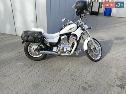 Сузукі Intruder 800 2000 у Бородянке на Automoto.ua Білий Сузукі Intruder 800, об'ємом двигуна 0.8 л та пробігом 61 тис. км за 3600 $, фото 1 на Automoto.ua