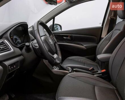 Красный Сузуки S-Cross, объемом двигателя 1.37 л и пробегом 19 тыс. км за 25054 $, фото 8 на Automoto.ua