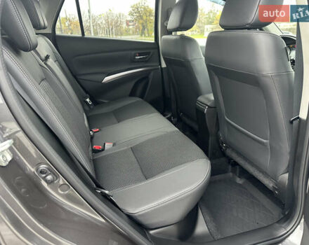 Серый Сузуки S-Cross, объемом двигателя 1.37 л и пробегом 20 тыс. км за 23900 $, фото 38 на Automoto.ua