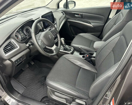 Серый Сузуки S-Cross, объемом двигателя 1.37 л и пробегом 20 тыс. км за 23900 $, фото 29 на Automoto.ua