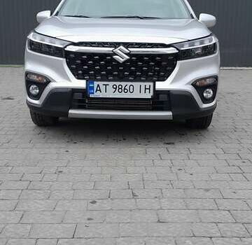 Сузуки S-Cross 2024 в Ивано-Франковске на Automoto.ua Серый Сузуки S-Cross, объемом двигателя 1.37 л и пробегом 4 тыс. км за 23929 $, фото 1 на Automoto.ua