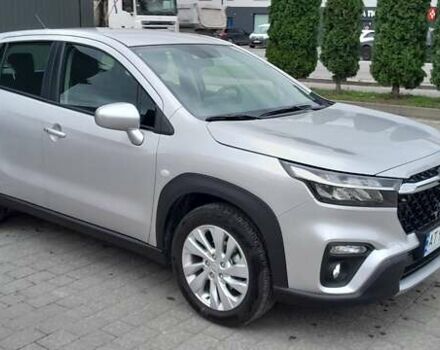 Сузуки S-Cross 2024 в Ивано-Франковске на Automoto.ua Серый Сузуки S-Cross, объемом двигателя 1.37 л и пробегом 4 тыс. км за 23929 $, фото 3 на Automoto.ua