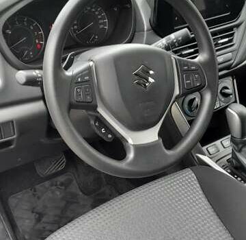 Сузуки S-Cross 2024 в Ивано-Франковске на Automoto.ua Серый Сузуки S-Cross, объемом двигателя 1.37 л и пробегом 4 тыс. км за 23929 $, фото 10 на Automoto.ua