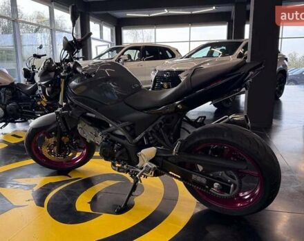 Чорний Сузукі SFV 650, об'ємом двигуна 0.65 л та пробігом 1 тис. км за 7500 $, фото 4 на Automoto.ua