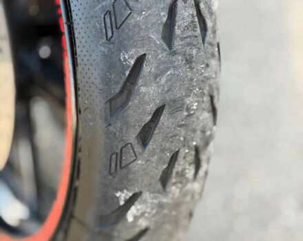 Червоний Сузукі SFV 650, об'ємом двигуна 0.65 л та пробігом 5 тис. км за 4500 $, фото 4 на Automoto.ua