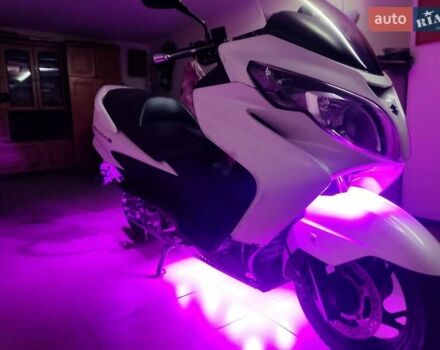 Білий Сузукі Skywave 250, об'ємом двигуна 0.25 л та пробігом 38 тис. км за 2600 $, фото 7 на Automoto.ua