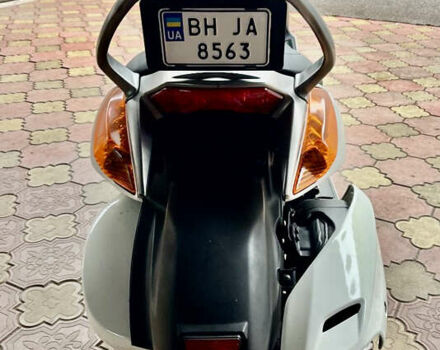 Белый Сузуки Skywave 250, объемом двигателя 0.25 л и пробегом 32 тыс. км за 2600 $, фото 3 на Automoto.ua