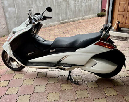 Белый Сузуки Skywave 250, объемом двигателя 0.25 л и пробегом 32 тыс. км за 2600 $, фото 2 на Automoto.ua