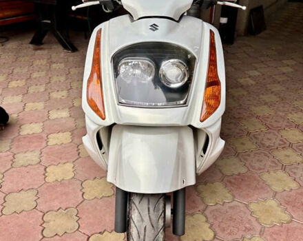 Белый Сузуки Skywave 250, объемом двигателя 0.25 л и пробегом 32 тыс. км за 2600 $, фото 4 на Automoto.ua