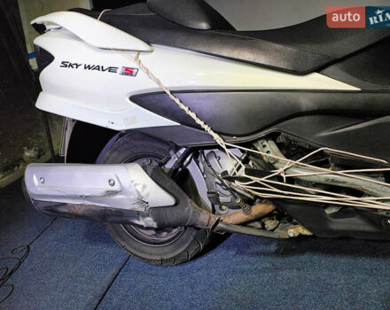 Білий Сузукі Skywave 250, об'ємом двигуна 0.25 л та пробігом 26 тис. км за 1850 $, фото 3 на Automoto.ua
